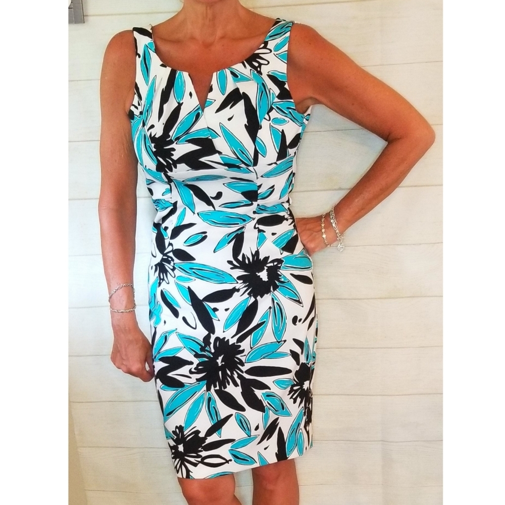 London Times Sheath Ruched Sides Dress Size 4 White Black Tiffany Blue Floral